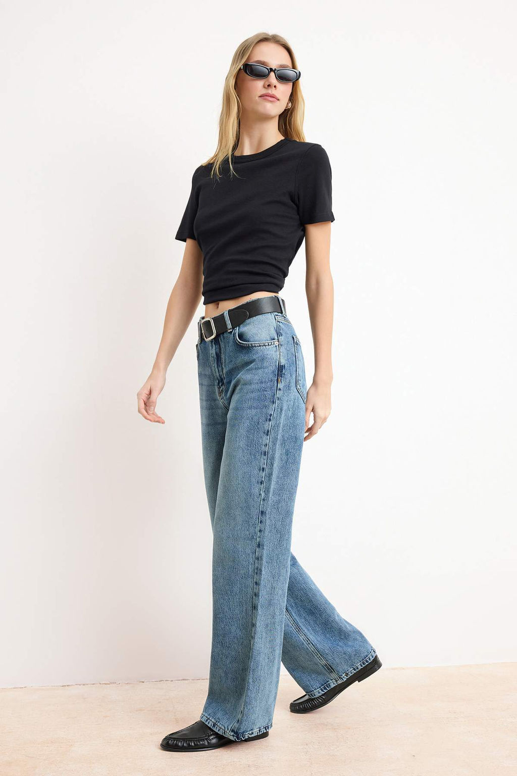 Siyah YUMUSACIK Tencel Kar?s?ml? Yuksek Bel Wide Leg Jeans TWOSS26JE00134 - Trendyolmilla фото 4