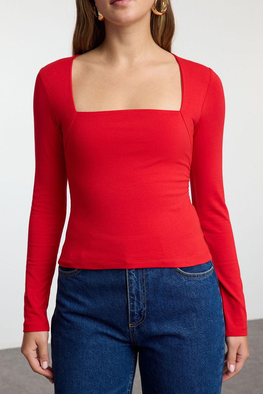 K?rm?z? Kare Yaka Buzgu/Drape Detayl? Slim/Vucuda Oturan Orme Bluz TWOAW25BZ00194
