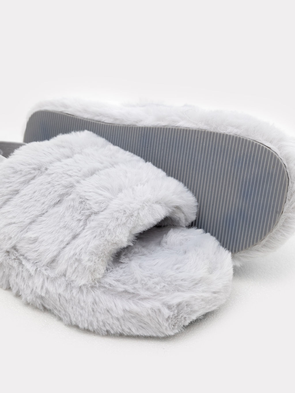 Женские домашние тапочки в светло-сером цвете - Mark formelle фото 3