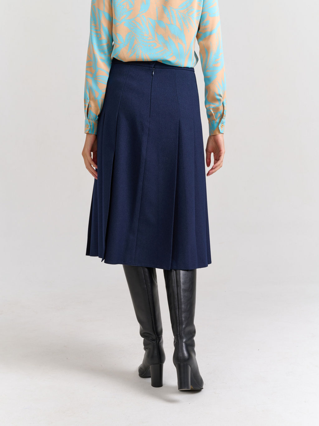 Расклешенная юбка со складками из костюмной ткани с добавлением шерсти