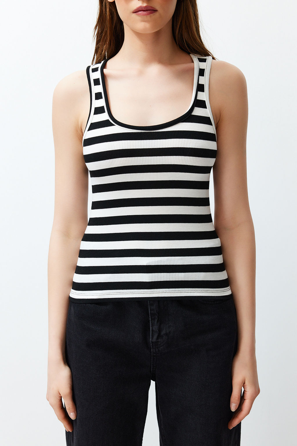 Siyah Cizgili Fitted Vucuda Oturan Havuz Yaka Fitilli Esnek Orme Atlet TWOSS24AL00033