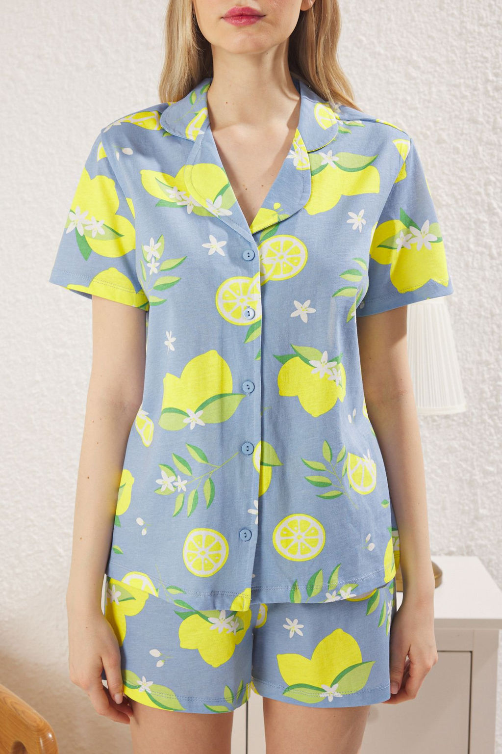 Trendyolmilla Mavi-Cok Renkli %100 Pamuklu Limon Desenli Sortlu Orme Pijama Tak?m? THMSS25PT00187  фото 3