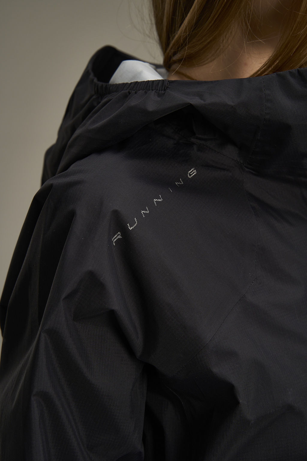 Куртка Черный ADVANCED RUNNING Woven Track Top - Anta фото 14