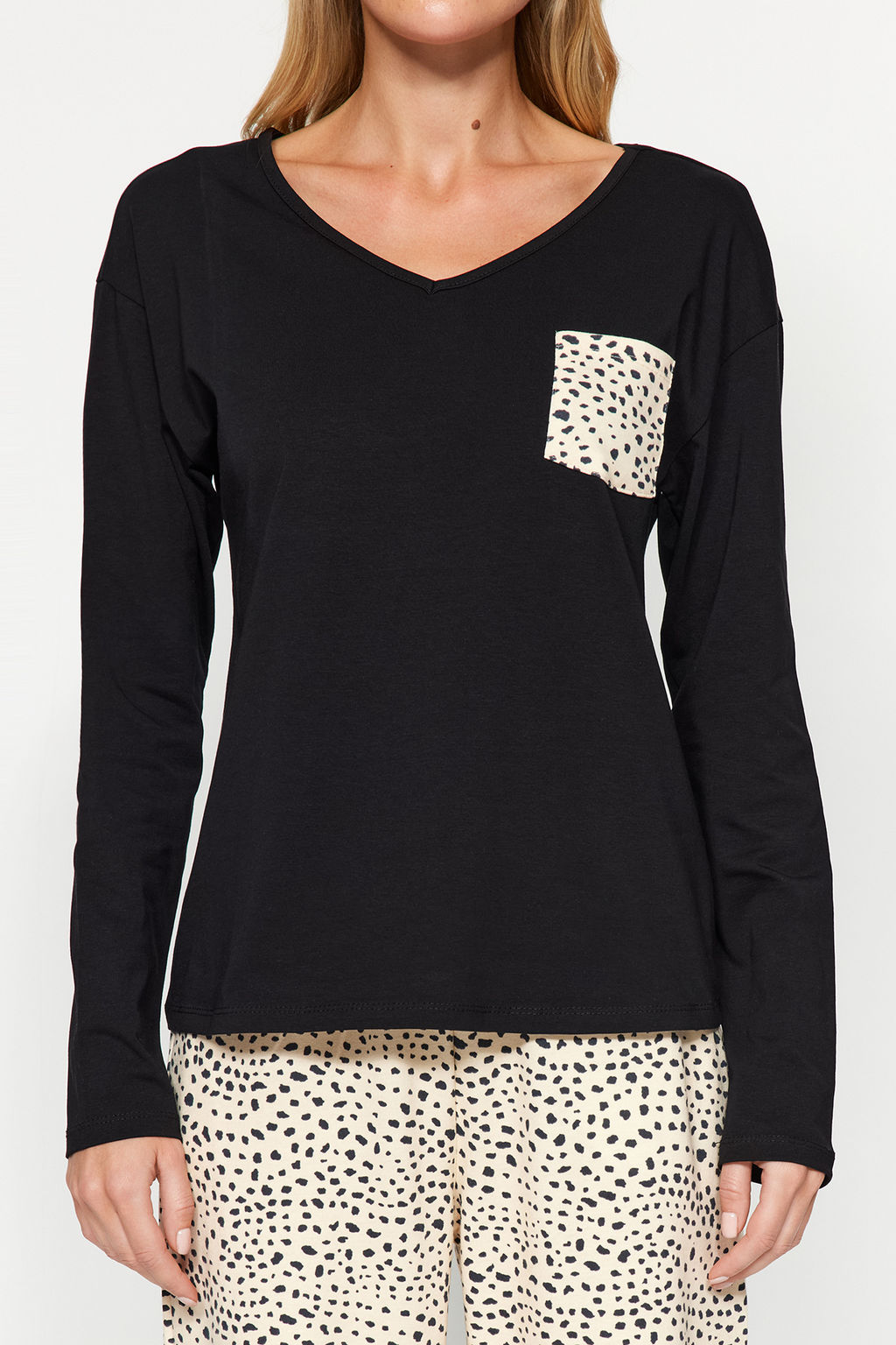 Trendyolmilla Siyah-Cok Renkli %100 Pamuklu Leopar Desenli Tshirt-Pantolon Orme Pijama Tak?m? THMAW24PT00209