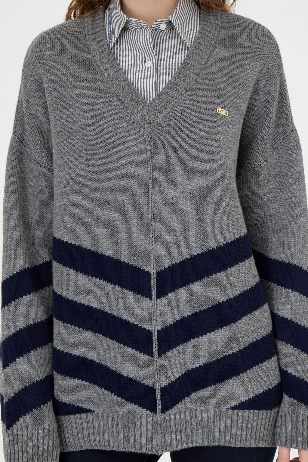 Kad_n Gri Melanj V Yaka Triko Kazak