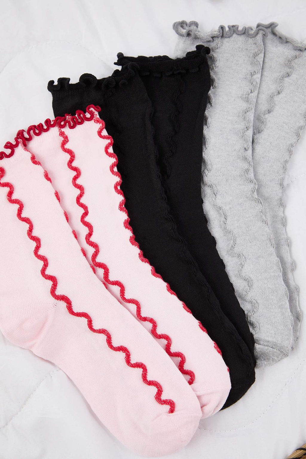 Siyah-Pembe-Gri 3lu Serit ve Lastik Agz? Marul Detayl? Jakar Orme Corap THMAW26CO00015 - Trendyolmilla фото 2