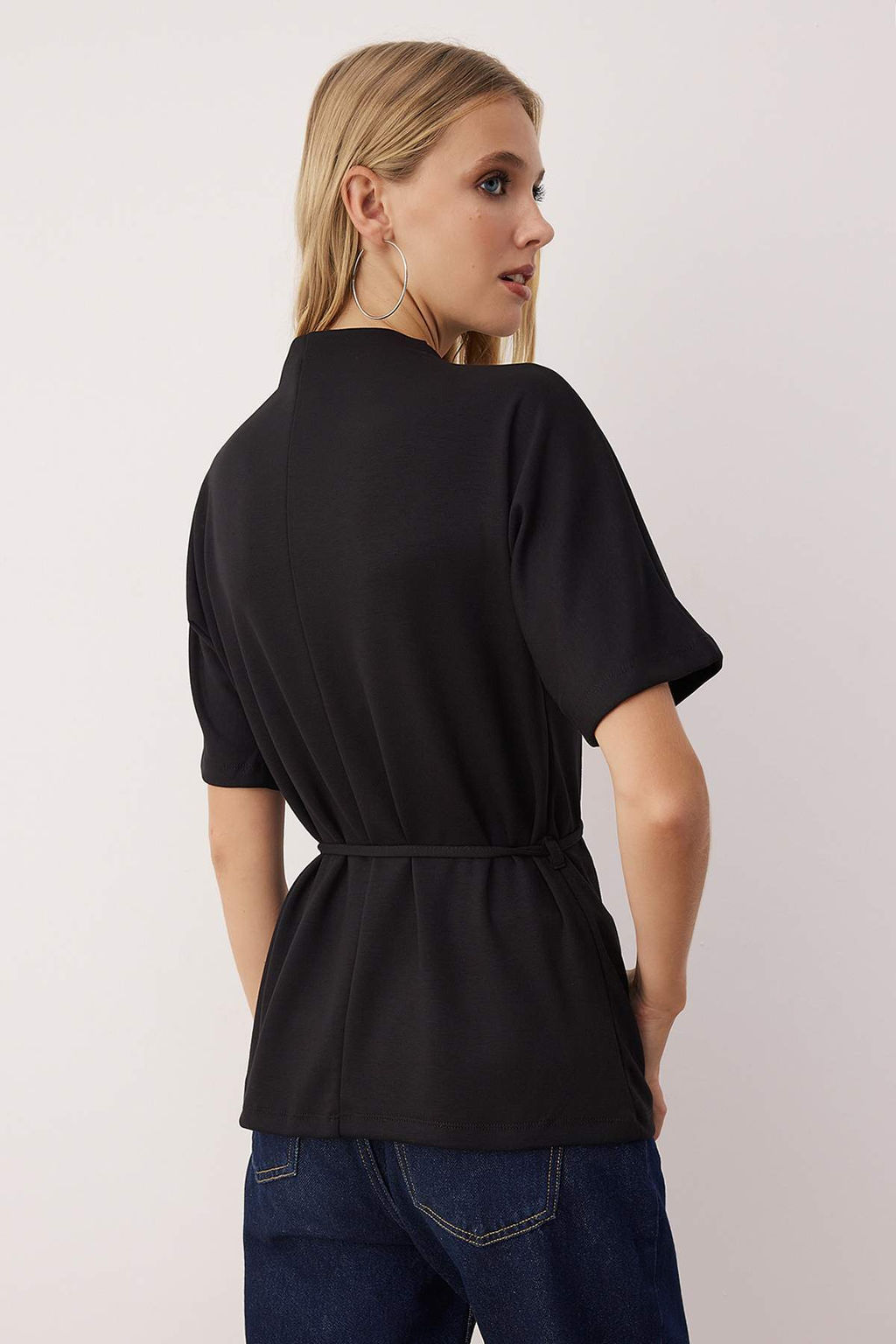 Siyah Baglama Detayl? Regular/Normal Kal?p Orme Bluz TWOAW26BZ00174