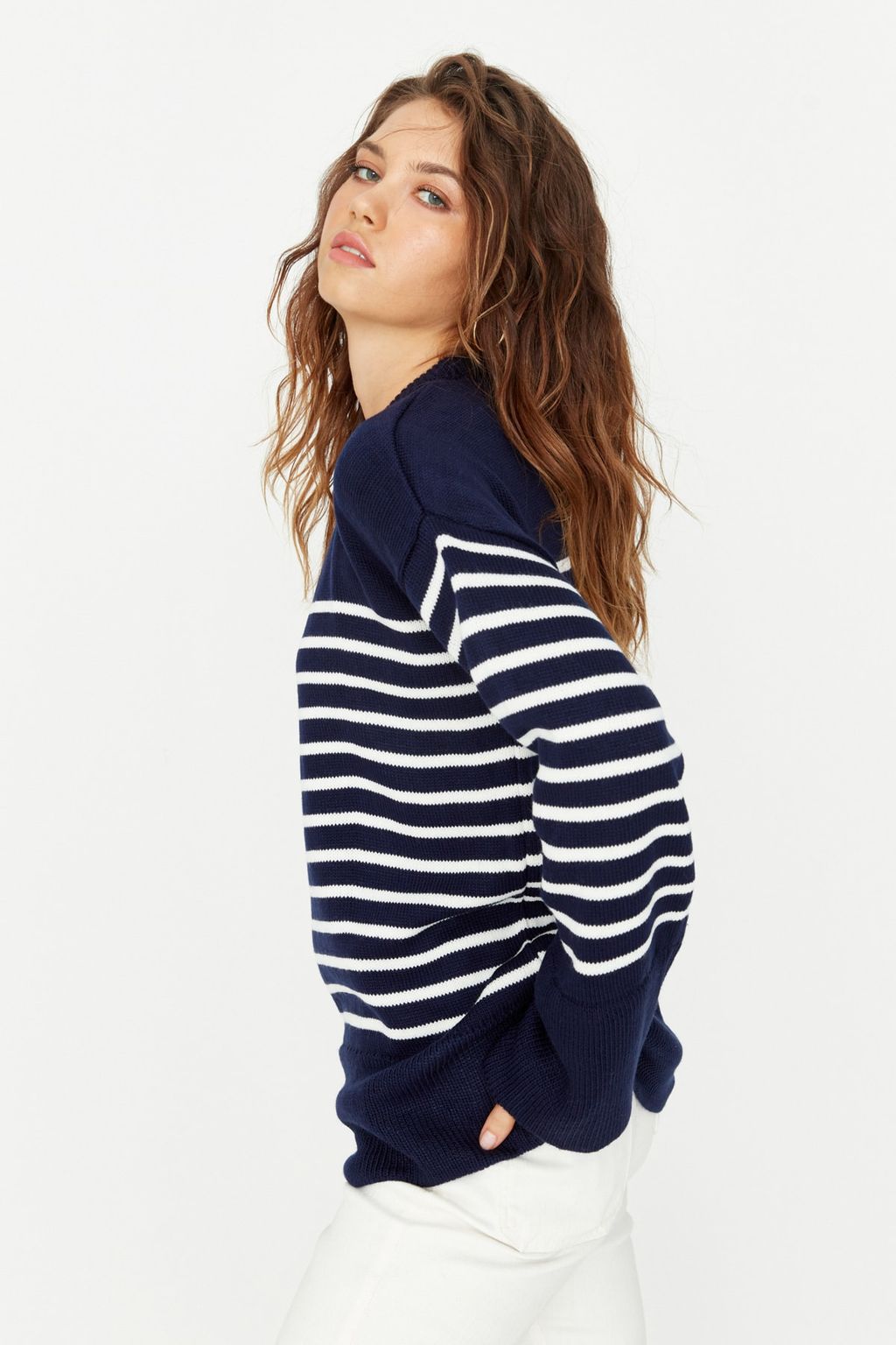 TRENDYOLMILLA Lacivert Oversize Cizgili Triko Kazak TWOAW23KZ01031
