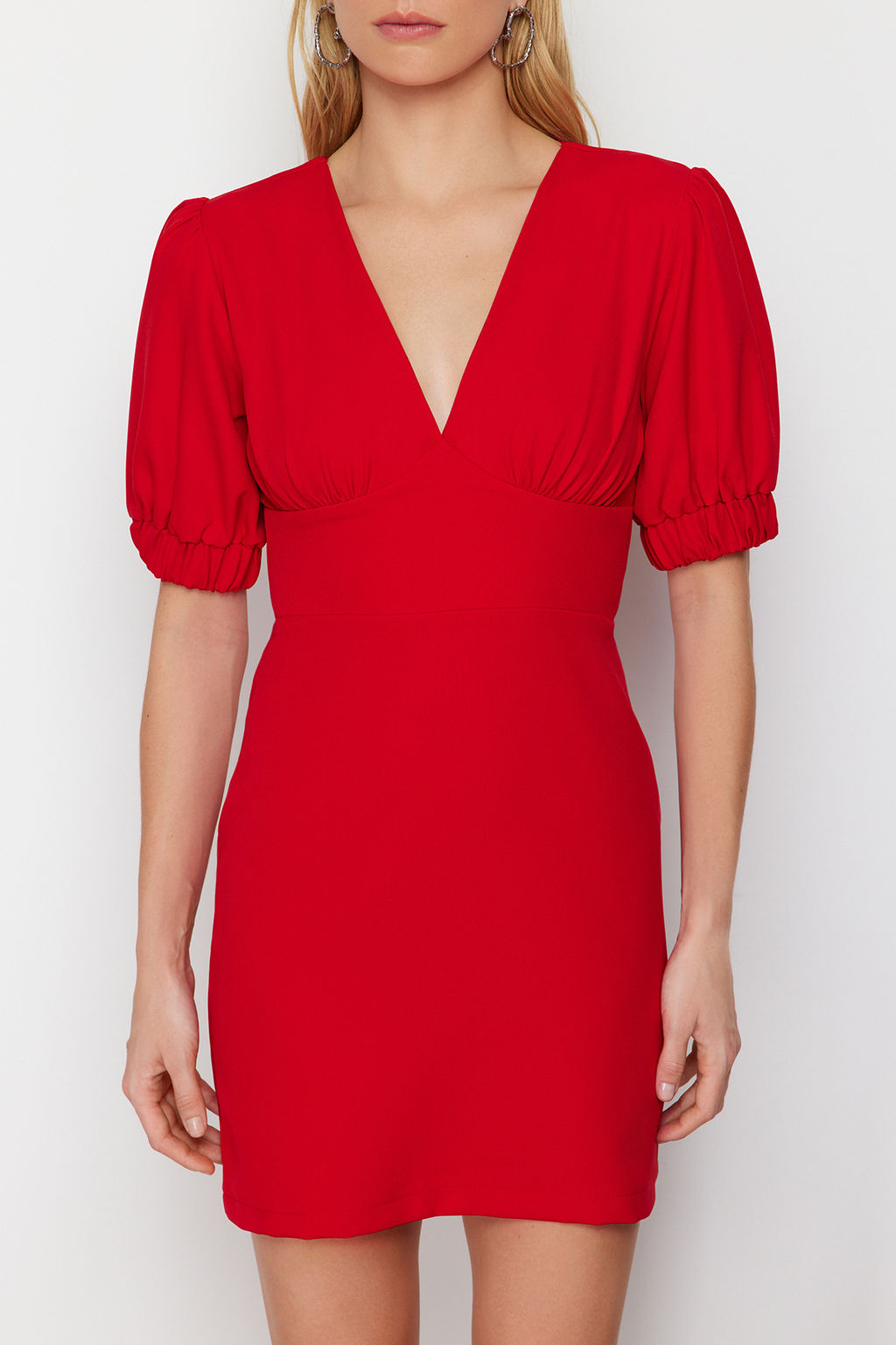 K?rm?z? A Kesim S?rt Datayl? Balon Kollu Mini Dokuma Elbise TWOSS24EL00652
