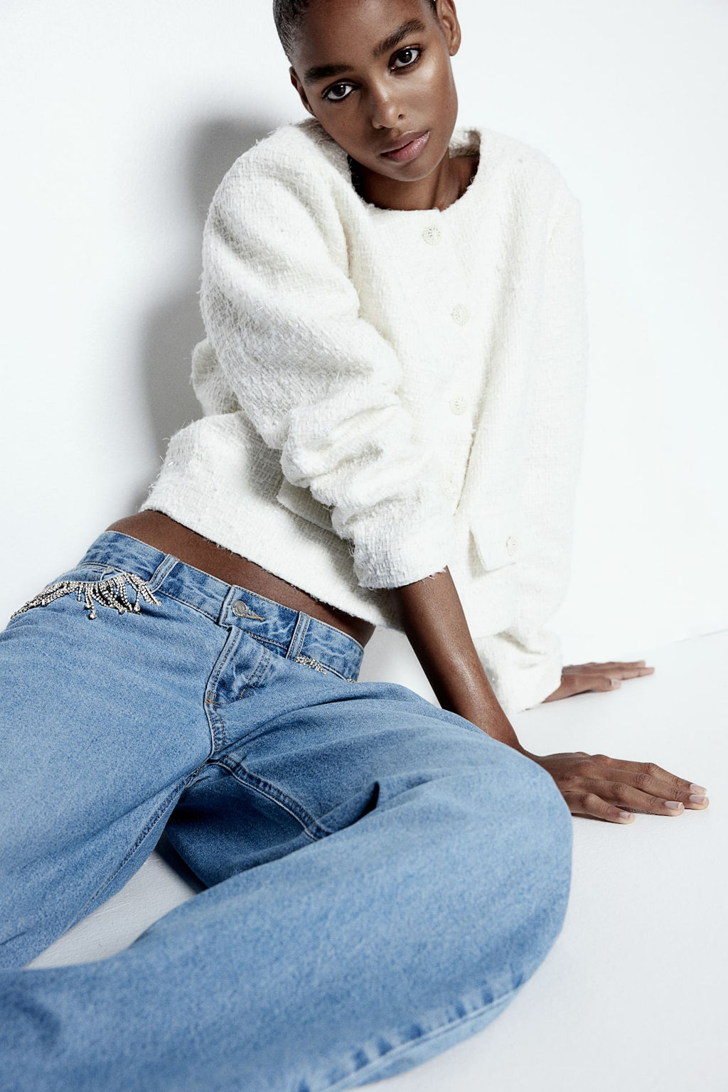 Vaquero amplio con adornos de strass - H&m фото 3