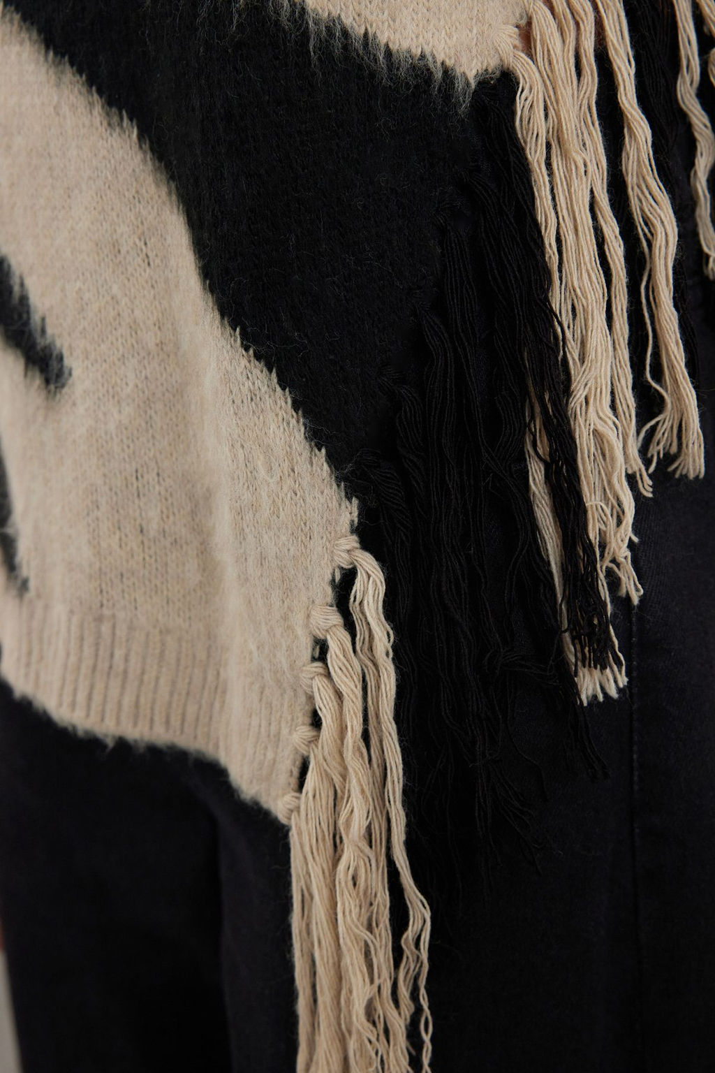 Vizon Yumusak Dokulu Zebra Desenli Triko Kazak TWOAW25KZ00178 - Trendyolmilla фото 4