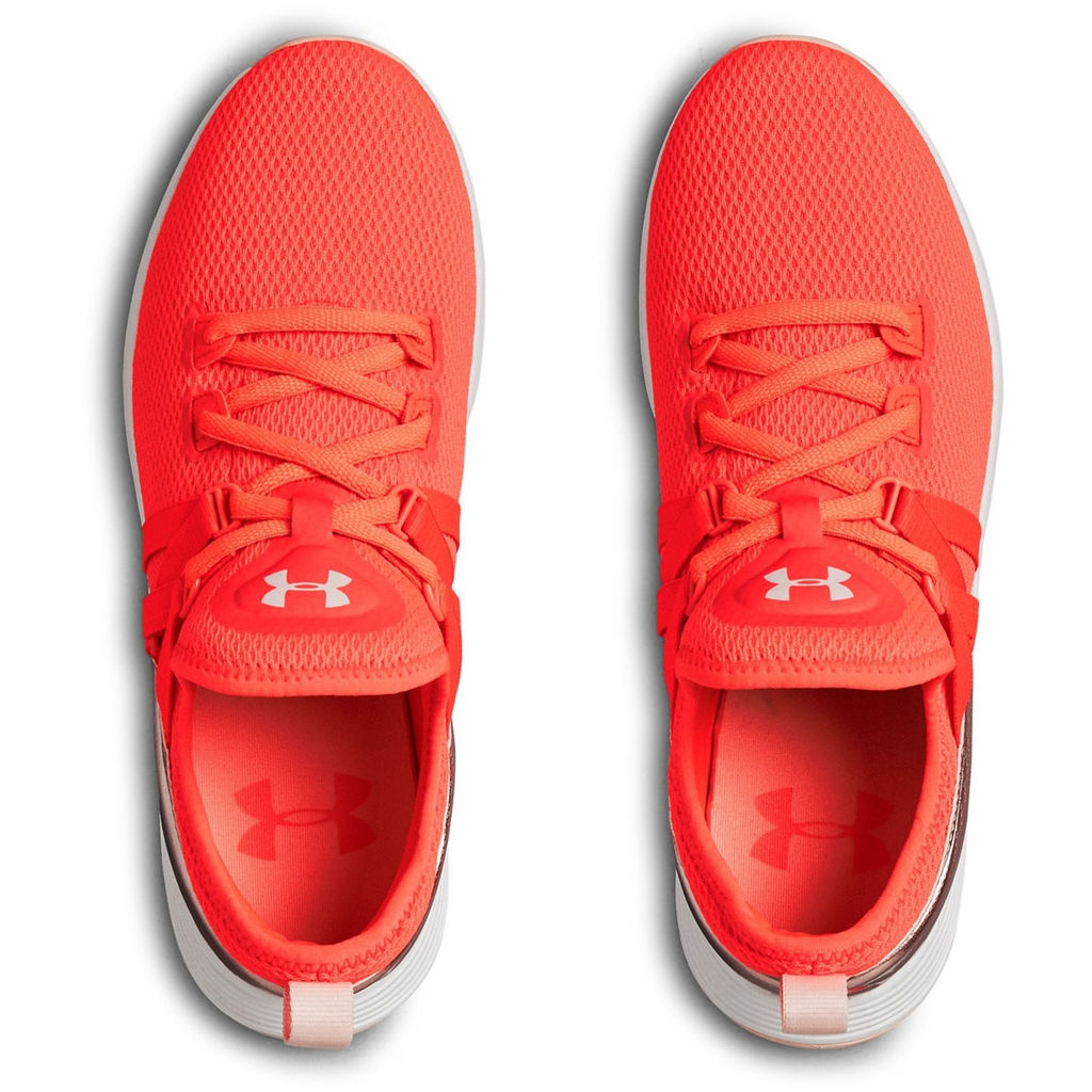 Кроссовки женские