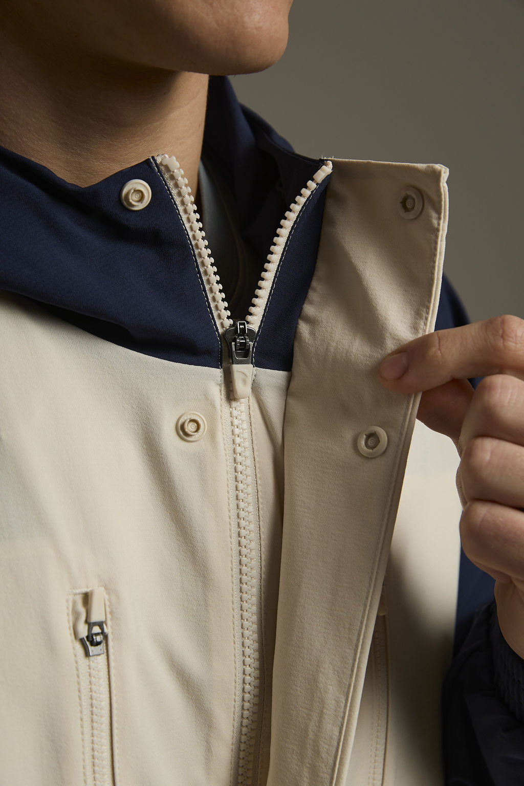 Ветровка с капюшоном Темно-синий/Бежевый - Anta фото 9