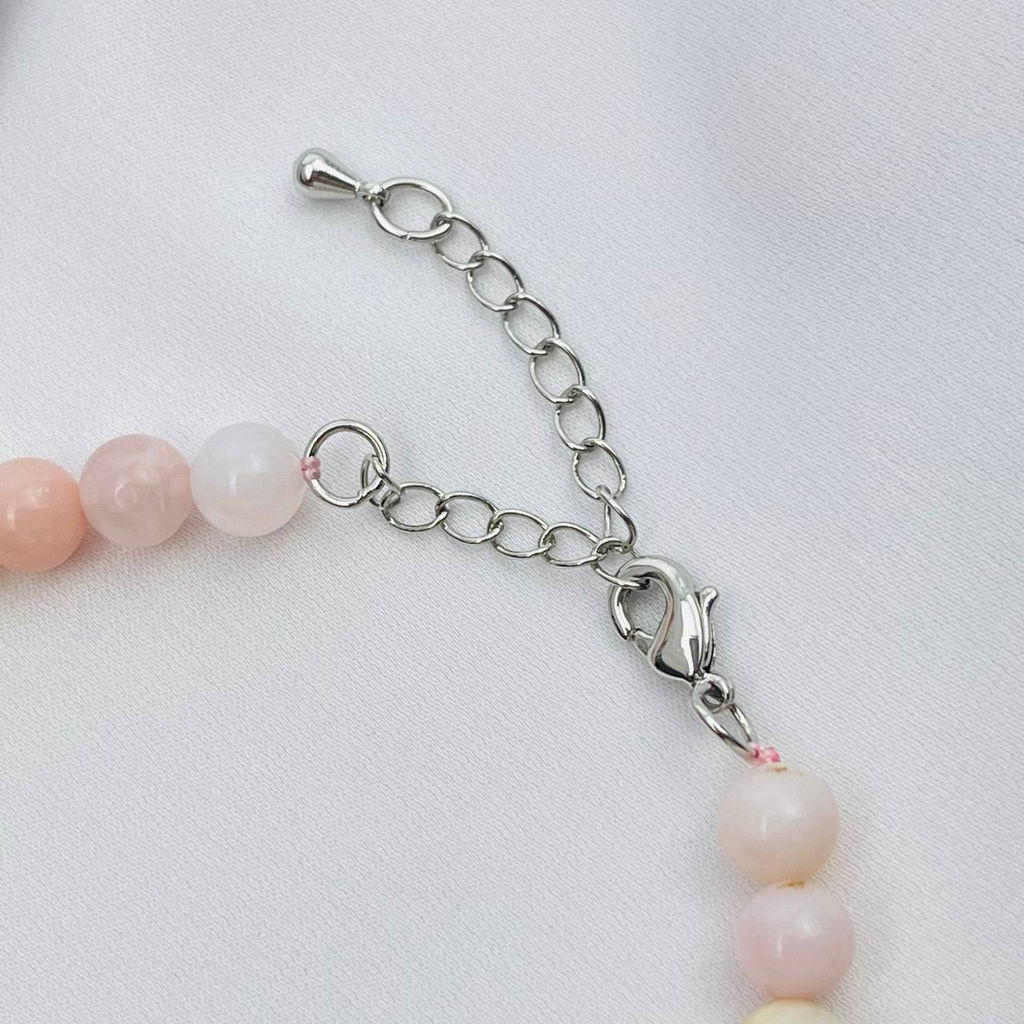 Бусы из розового Опала