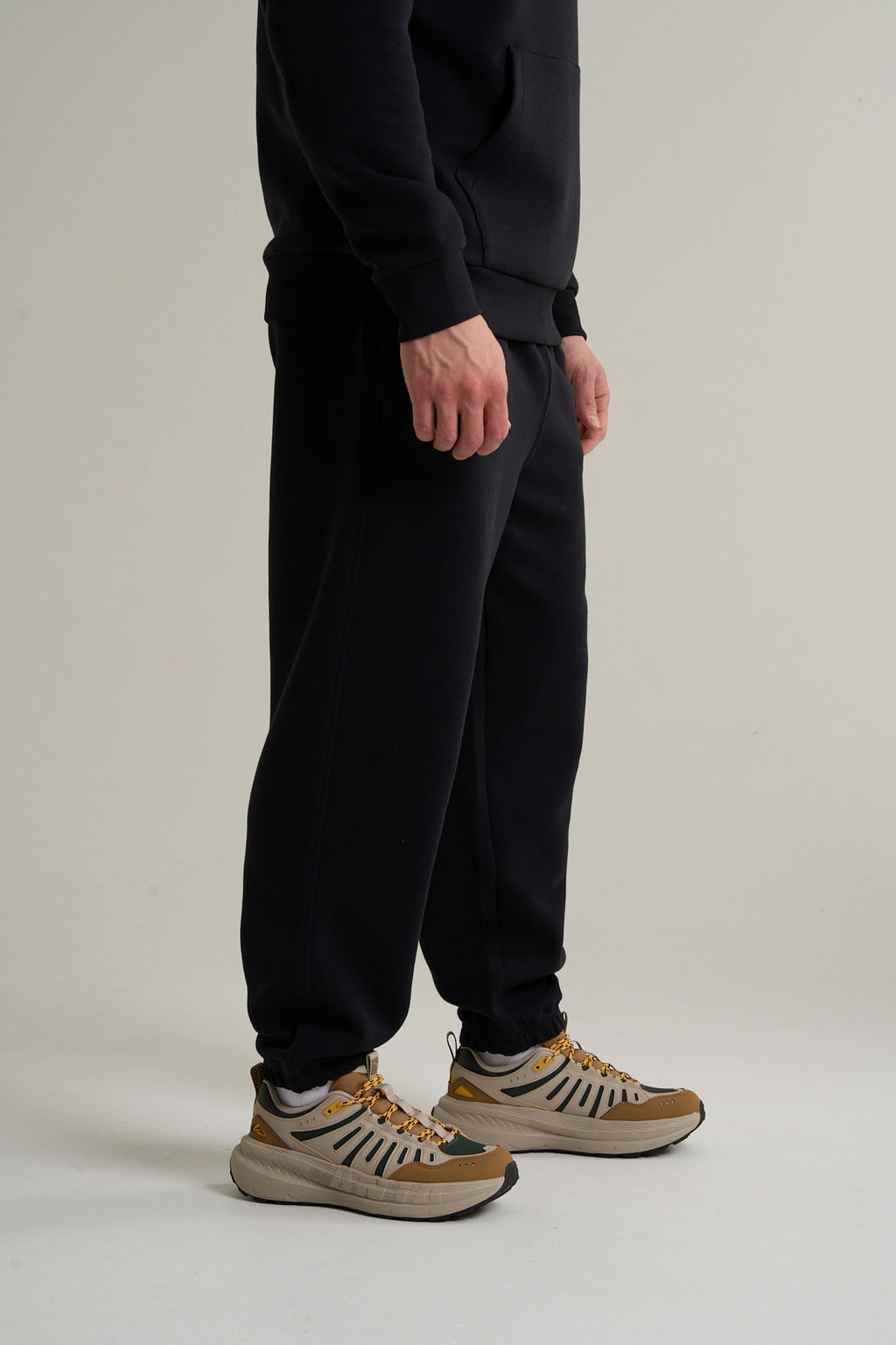 Брюки трикотажные Черный ANTA SPORTS CLUB Knit Track Pants фото 2