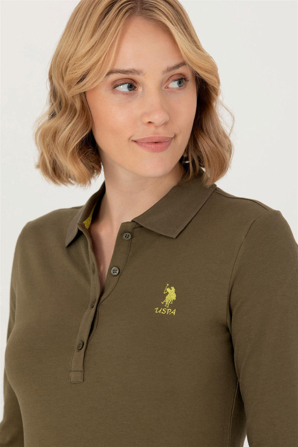 U. S. Polo Assn Женский базовый свитшот цвета хаки с воротником-поло - U.s. polo assn фото 2