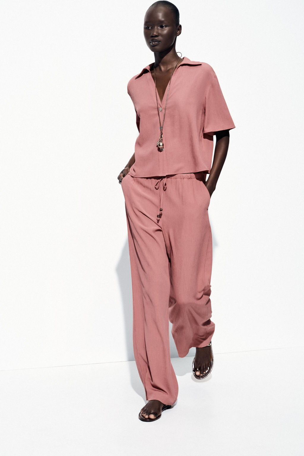 WRINKLED-EFFECT WIDE-LEG TROUSERS - Zara фото 13