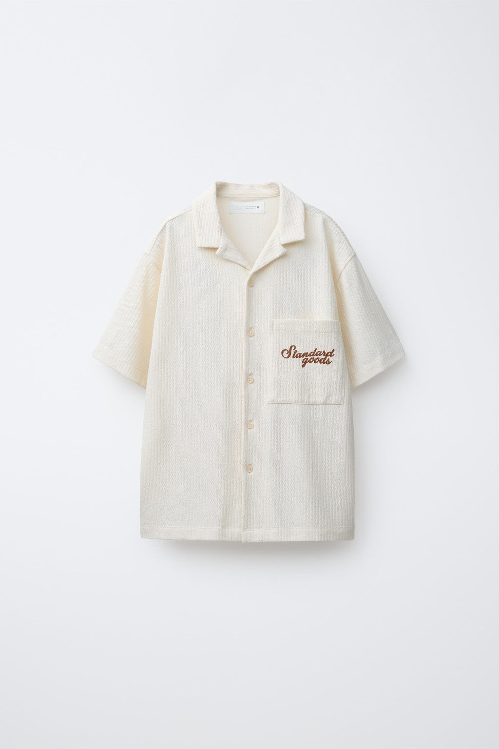 CAMISA TEXTURA TEXTO / Crudo