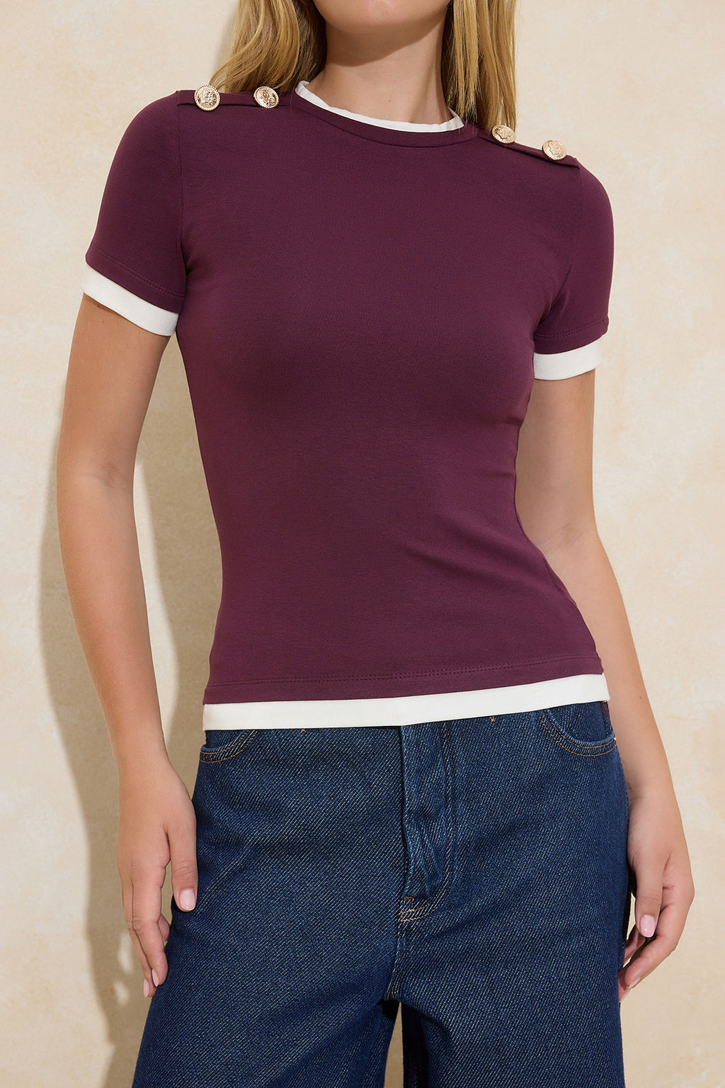 Murdum Fitted/Vucuda Oturan K?sa Kollu Dugmeli Premium Yumusak Orme Bluz TWOSS26BZ00095 - Trendyolmilla фото 3