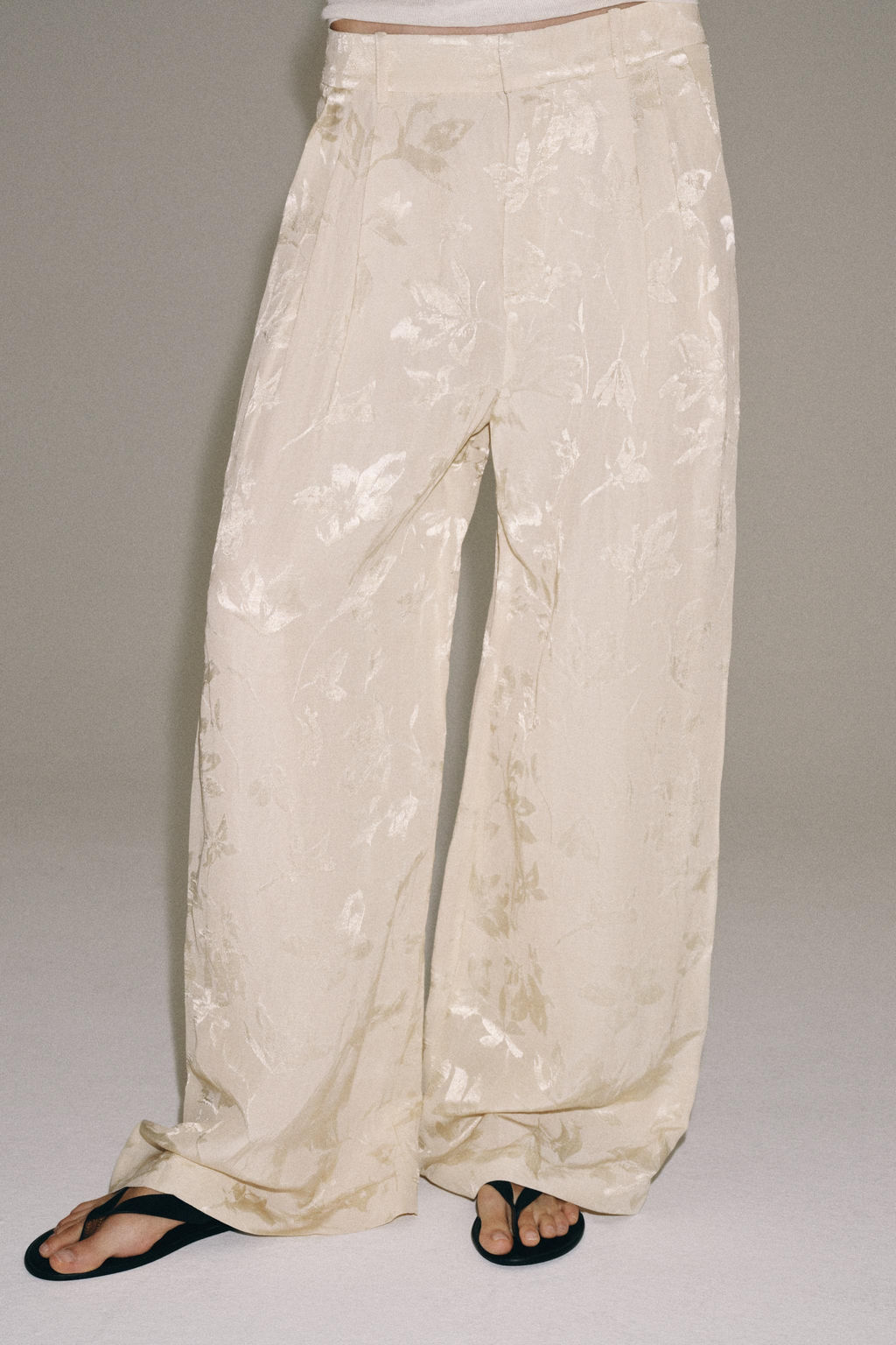 PANTAL?N CON LINO JACQUARD ZW COLLECTION / Crudo - Zara фото 2
