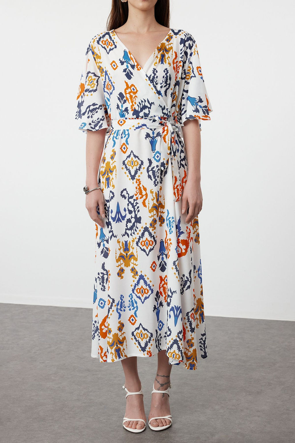 Cok Renkli Etnik Kusakl? Desenli A Kesim Kruvaze Yaka Dokuma Elbise TWOSS24EL01046 - Trendyolmilla фото 4
