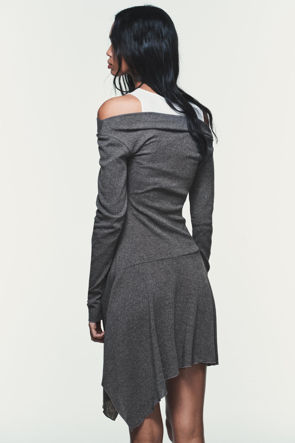 VESTIDO CORTO ASIM?TRICO / 831 - Zara фото 3
