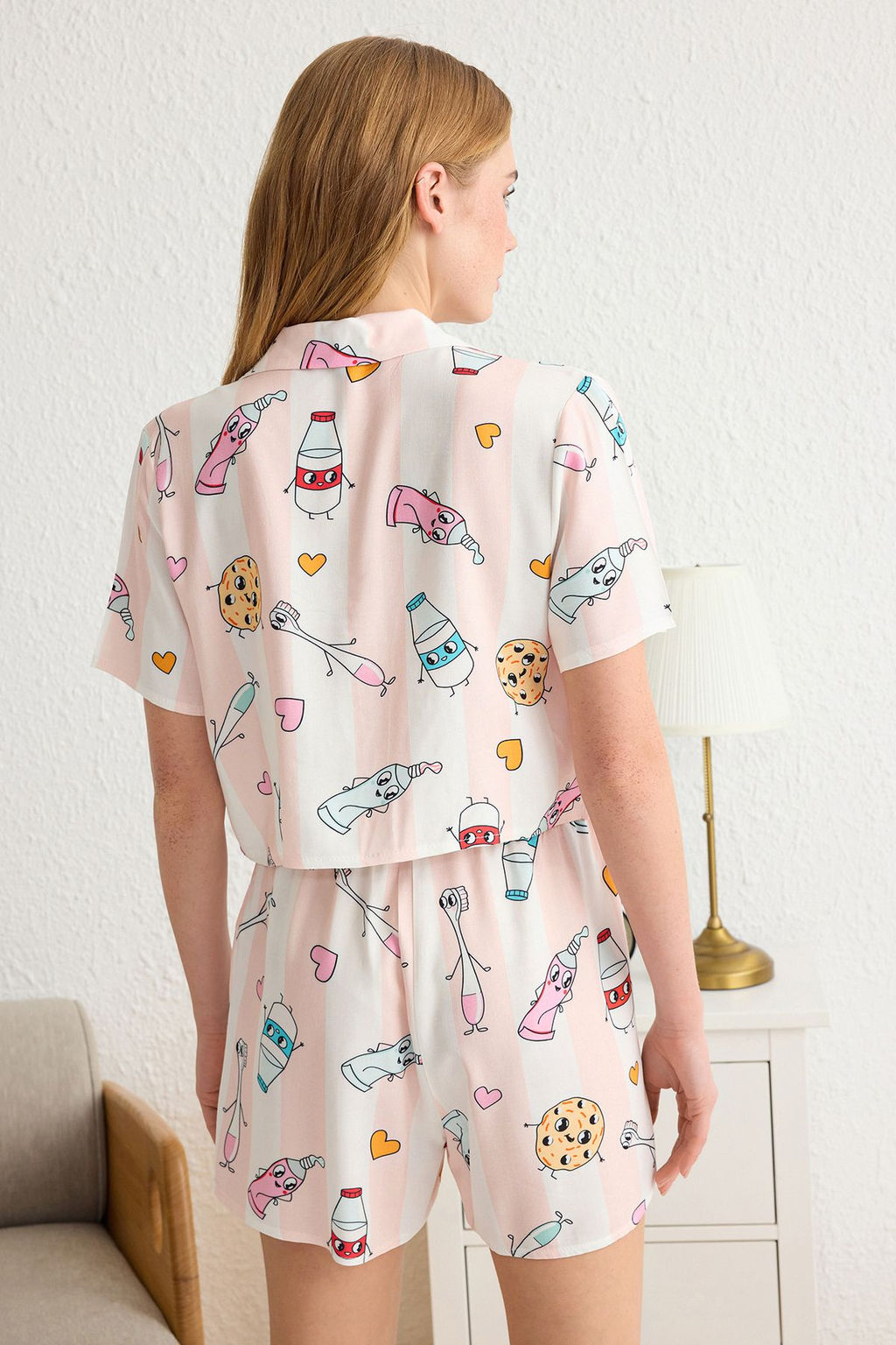 Trendyolmilla Kad?n Mini Me/Anne K?z Ac?k Mavi Eglence Desenli Viskon Sortlu Dokuma Pijama Tak?m? THMSS22PT0069 фото 14