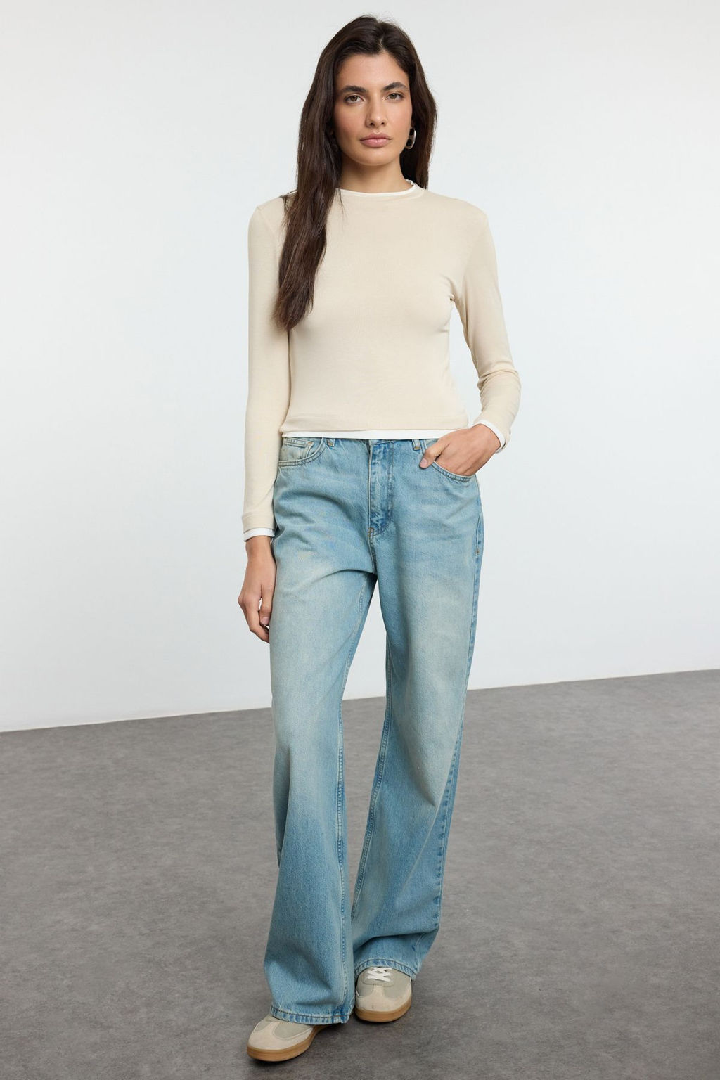 Tas Renk Bloklu Fitted/Vucuda Oturan Viskon/Yumusak Kumasl? Esnek Orme Bluz TWOAW25BZ00114