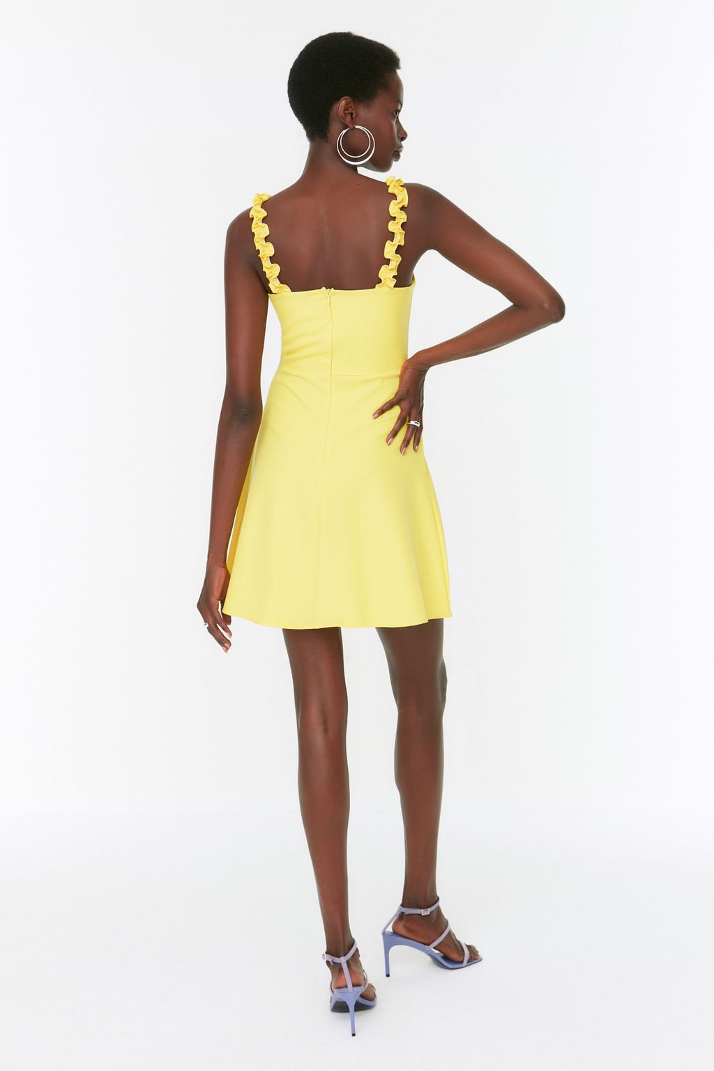 Sar? A Kesim Kare Yaka Ask? Detayl? Mini Dokuma Elbise TWOSS22EL2175