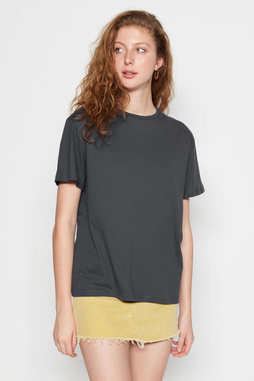 TRENDYOLMILLA Beyaz %100 Pamuk Bisiklet Yaka Oversize/Genis Kal?p Orme T-Shirt TWOSS20TS0134  фото 35