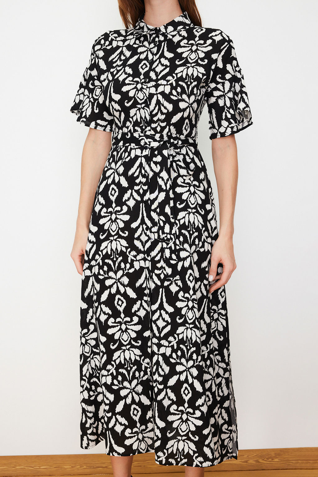 Siyah Kusakl? Y?rtmacl? Cicek Desenli Midi Dokuma Gomlek Elbise TWOSS20EL2822 - Trendyolmilla фото 4