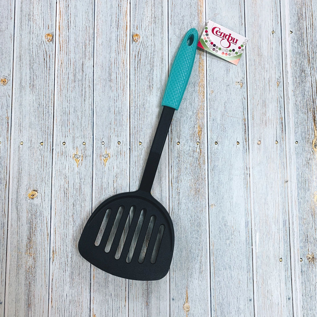 Цена за 5 шт. Лопатка кухонная пластиковая с прорезями "Гурман" широкая