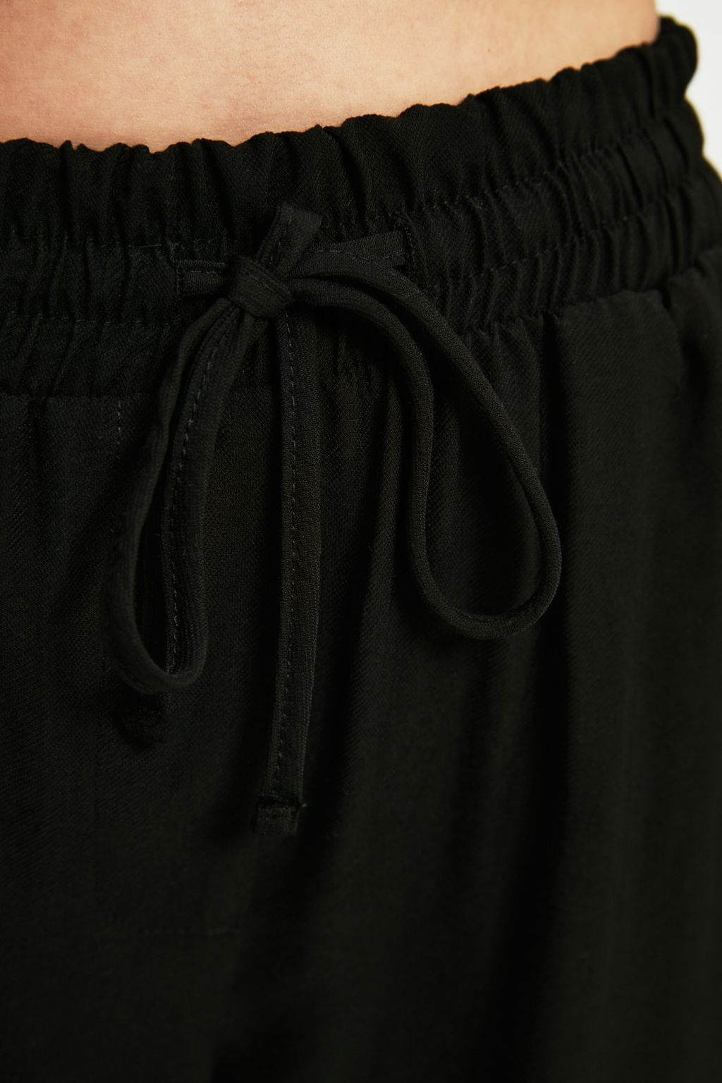 Siyah Beli Lastikli Jogger Dokuma Pantolon TWOSS20PL0129