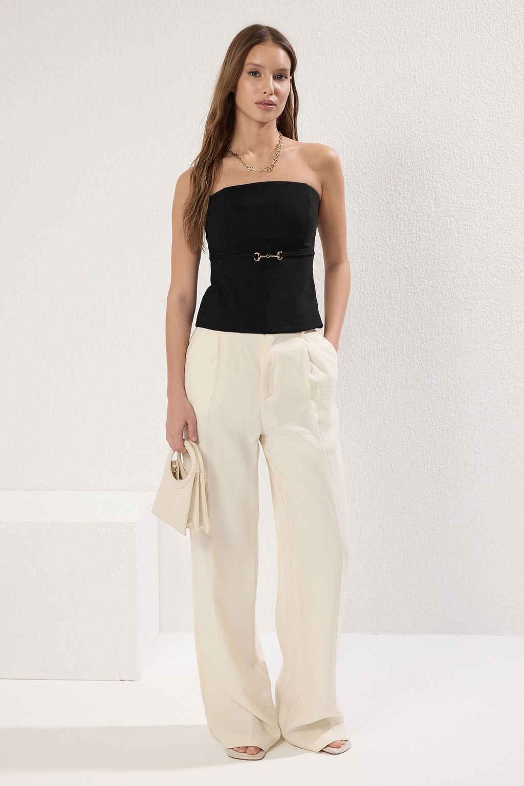 Trendyolmilla Kahverengi Straplez Fitted Ince Sus Kemer Detayl? Dokuma Bluz TWOSS25BZ00421 фото 2