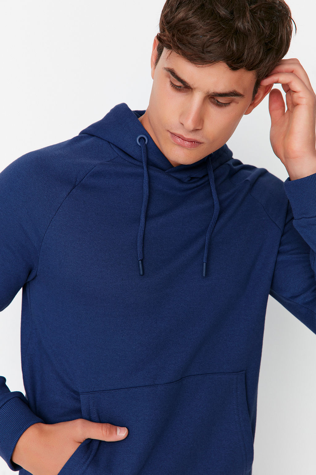 TRENDYOL MAN Gri Regular/Normal Kesim Kapusonlu Ici Polar/S?cak Tutan Sweatshirt TMNAW23SW00194 - Trendyolmilla фото 44