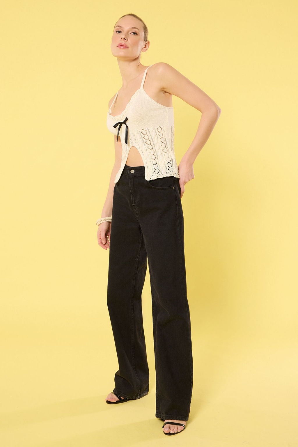 Trendyolmilla Kemik Kurdele Detayl? Ask?l? Bluz TWOSS25BZ00188