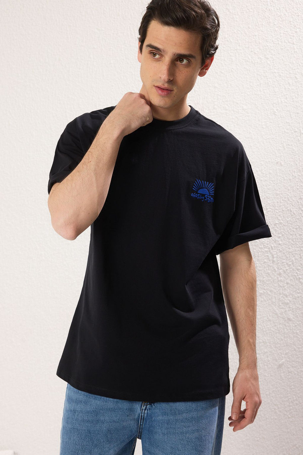 Siyah Oversize/Genis Kesim Bask?l? %100 Pamuklu T-Shirt TMNSS25TS00031