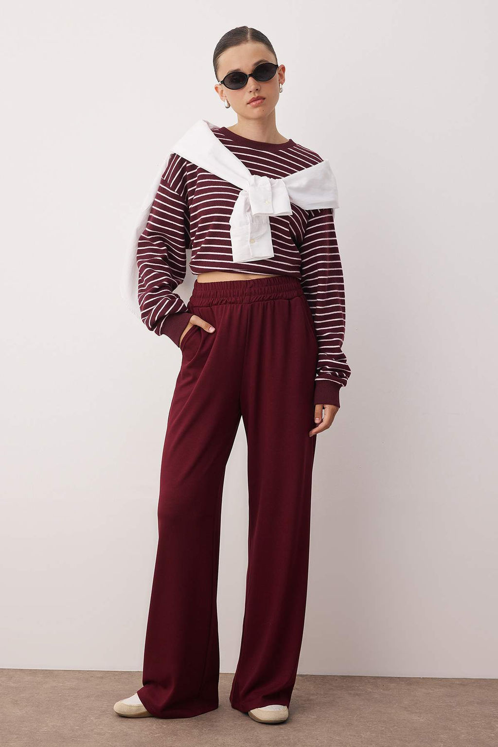 Bordo Premium Yumusak Kumasl? Cepli Wideleg/Rahat Kesim Orme Esofman Alt? Pantolon TWOAW24EA00012