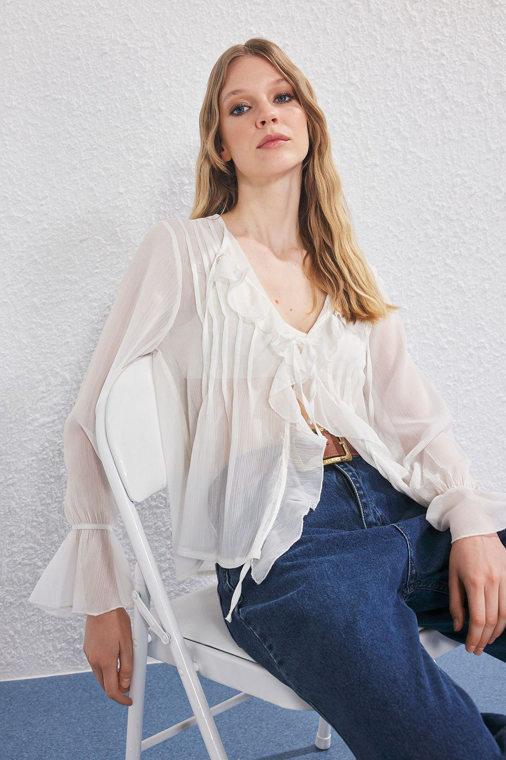 Beyaz F?rf?r Detayl? Sifon Lastik Detayl? Gomlek TWOSS25GO00141