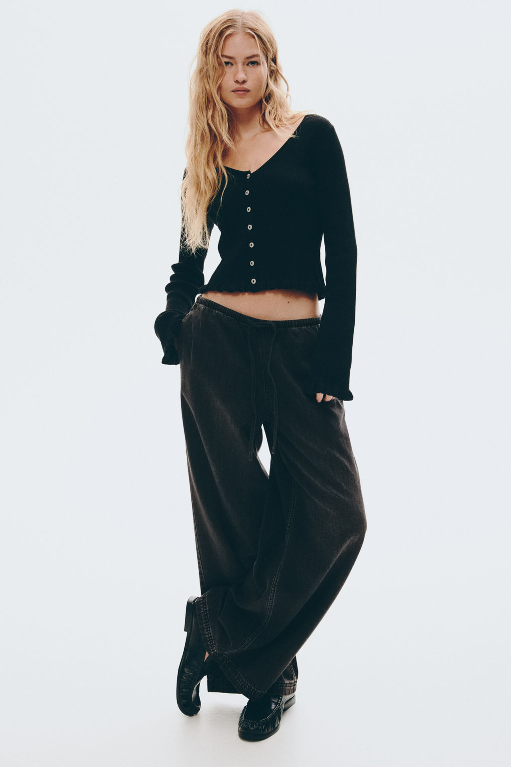 Pantal?n denim con cord?n de ajuste - H&m фото 9