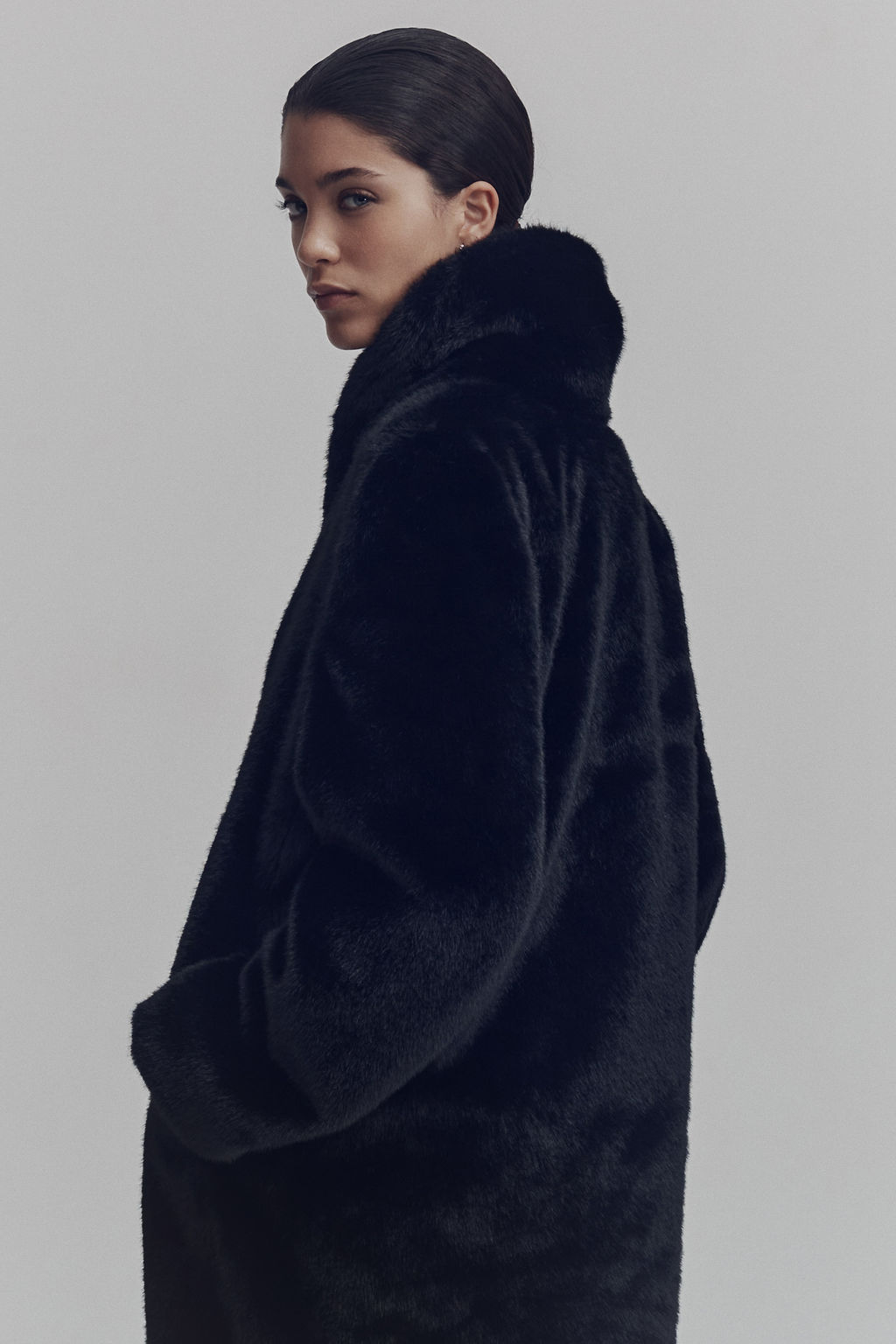 Abrigo efecto pelo con cuello esmoquin - H&m фото 8
