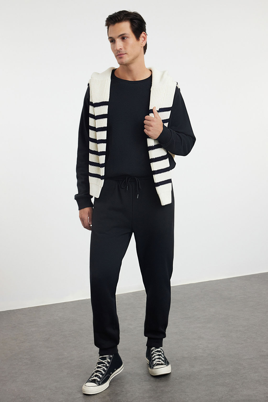 TRENDYOL MAN Gri Regular/Normal Kesim Ici Polar/S?cak Tutan Pacas? Lastikli Esofman Alt? TMNAW21EA0264 - Trendyolmilla фото 15
