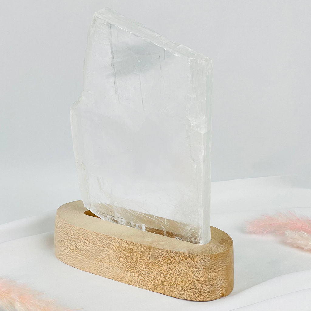 Срез Селенита на подставке - Радуга самоцветов фото 2