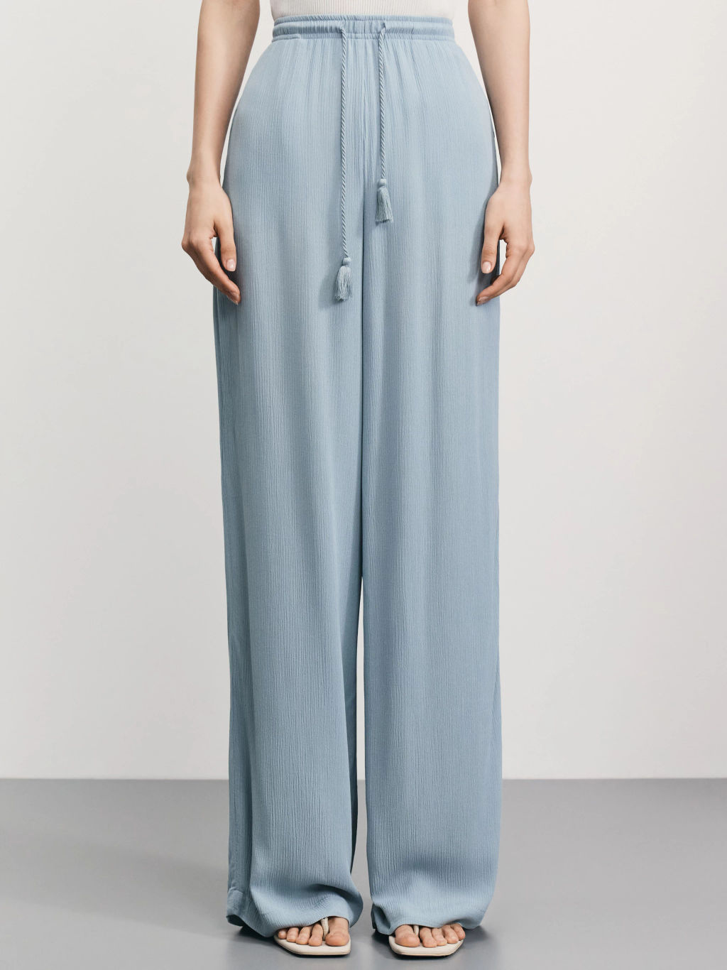 Широкие брюки из фактурной вискозы / Zarina  фото 2