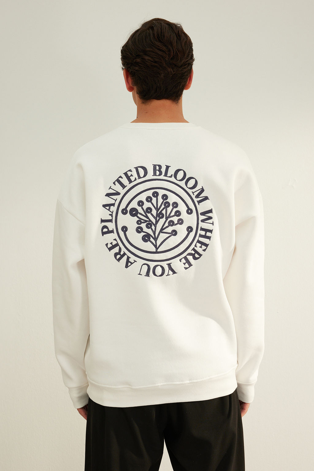 Ekru Oversize/Genis Kesim Cicek Nak?sl? Ici Polar/S?cak Tutan Sweatshirt TMNAW24SW00012