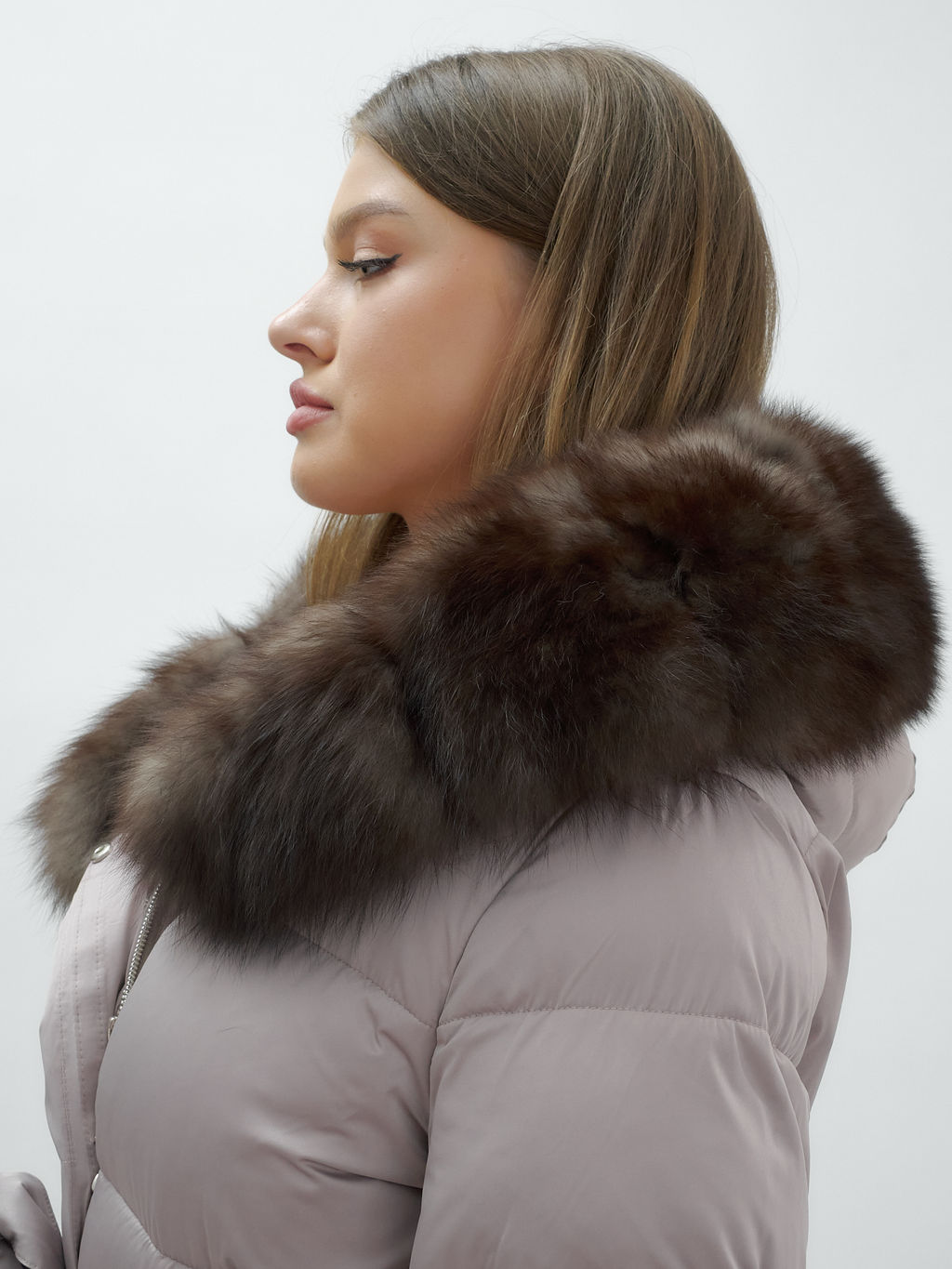 с мехом песец люкс класса Пальто зимние Бренд Visdeer, бежевого цвета  фото 16