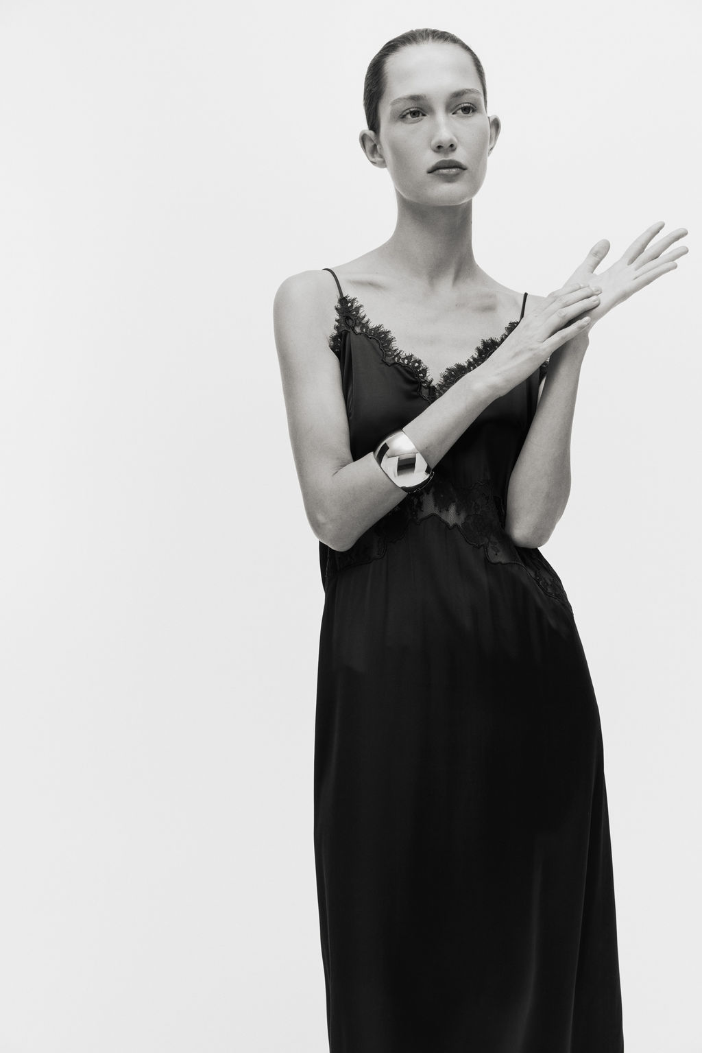 Vestido de tirantes con ribetes de encaje - H&m фото 2