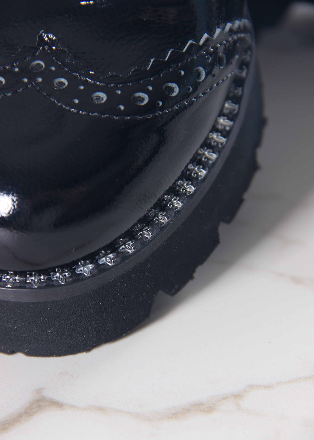 Туфли полуботинки 100.10182bl. Черный наплак