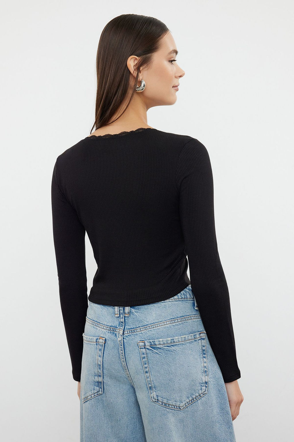 Trendyolmilla Siyah Kare Yaka Dantel Detayl? Crop/K?sa Orme Bluz TWOAW25BZ00007  фото 10