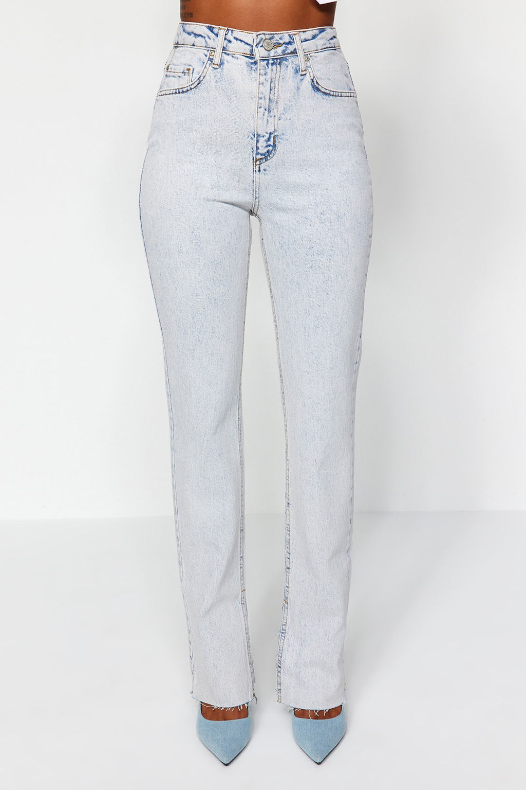 TRENDYOLMILLA Siyah Y?rtmacl? Yuksek Bel Flare Jeans TWOAW22JE0382  фото 39